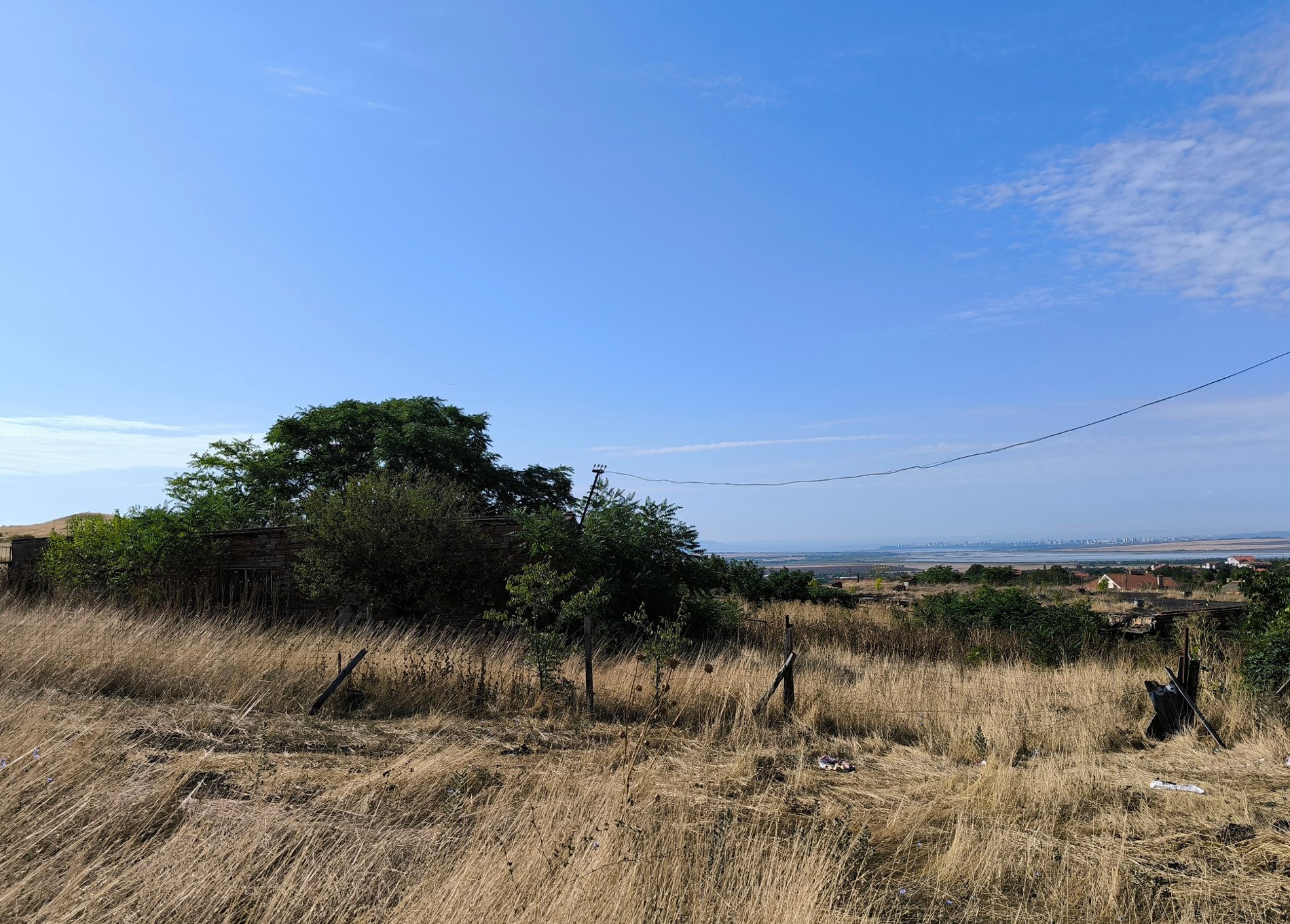 Terrain dégagé